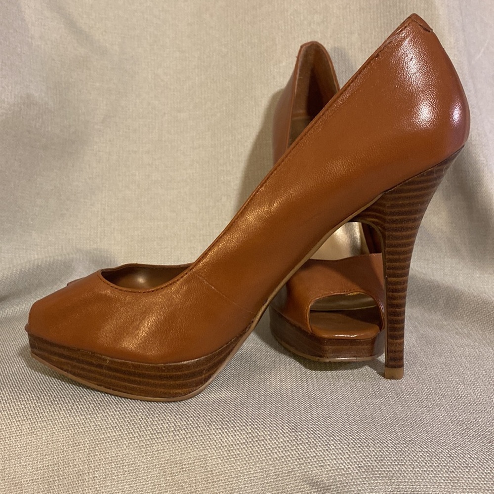 Steve Madden Peep Toe Heels  SZ 7 1/2